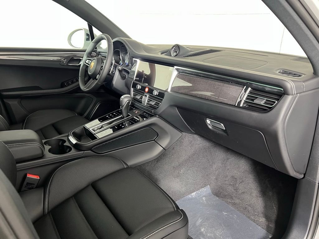 2026 Porsche Macan S - Photo 18