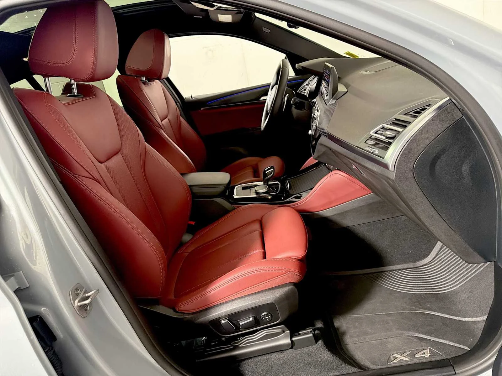 2025 BMW X4 30i - Photo 24
