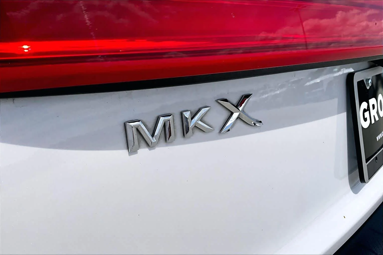 Used 2018 White Platinum Metallic Tri-Coat Lincoln Reserve image 30