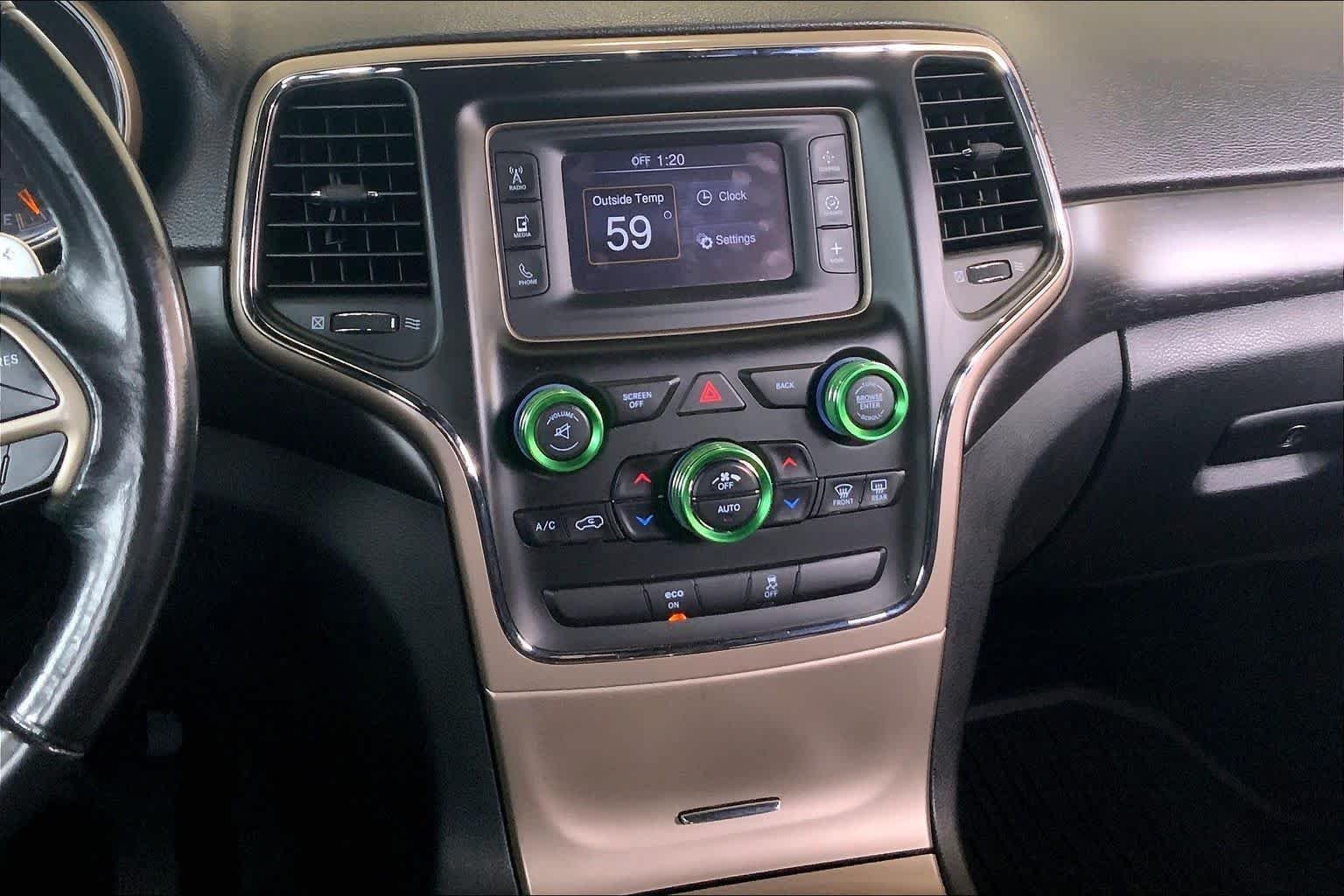 Used 2014 Billet Silver Metallic Clearcoat Jeep Laredo image 6