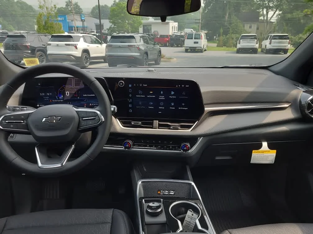 New 2027 Summit White Chevrolet LT image 14