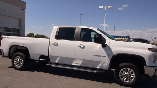 Used 2025 White Chevrolet LT image 3