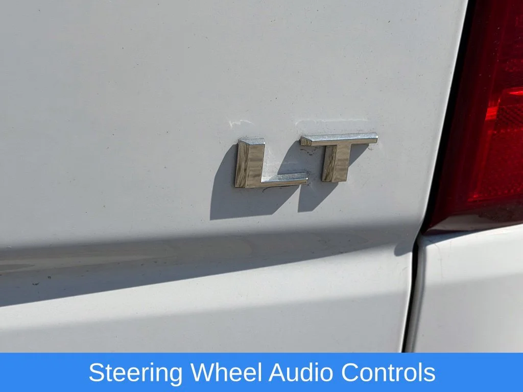 Used 2023 SUMMIT WHITE Chevrolet LT image 18