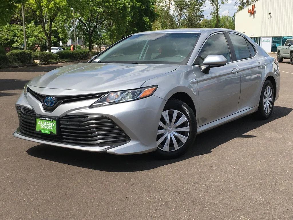 2019 Toyota Camry 2.5 Auto LE Hybrid's photo