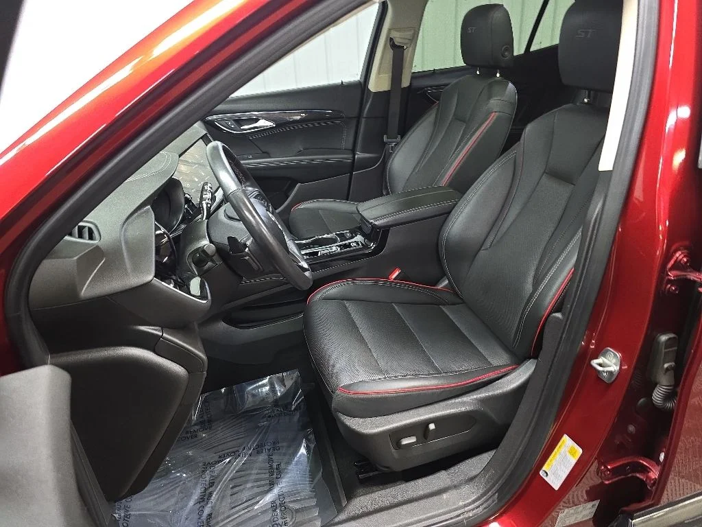 Used 2022 Red Buick Essence image 30