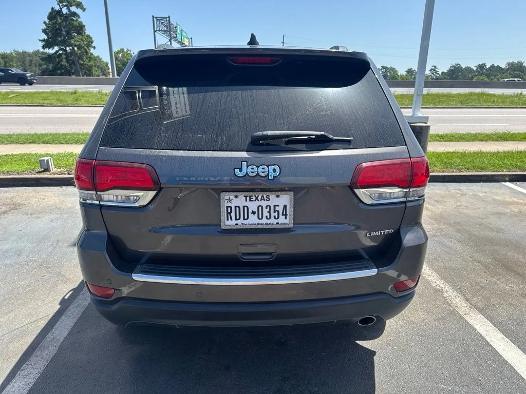 Used 2020 Gray Jeep Limited image 2