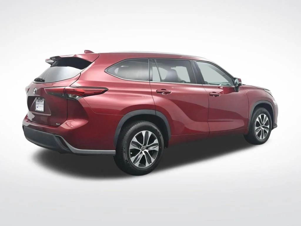 Certified Used 2021 Ruby Flare Pearl Toyota XLE image 6
