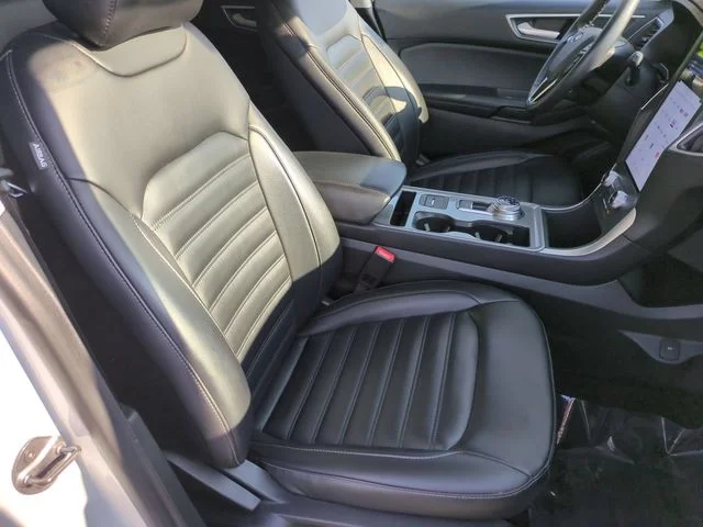 Used 2024 White Ford SEL image 32