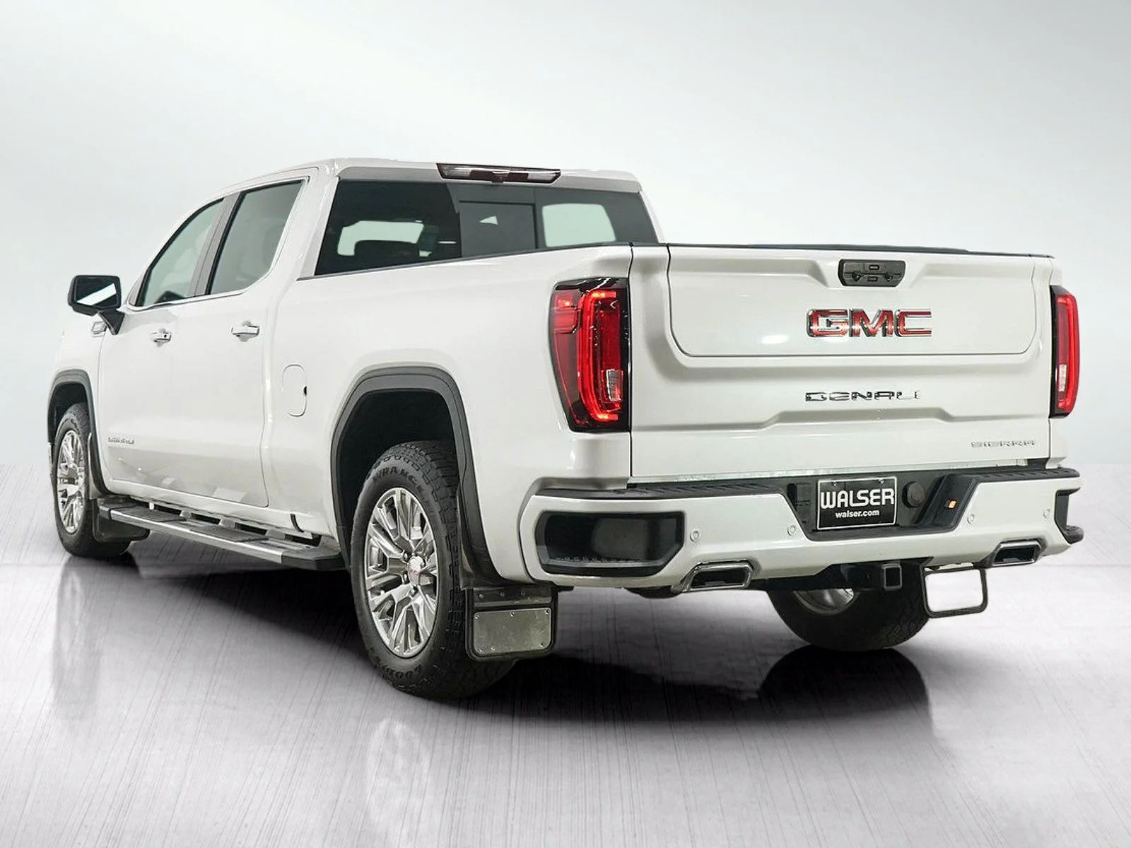 Used 2023 White Frost GMC Denali image 3