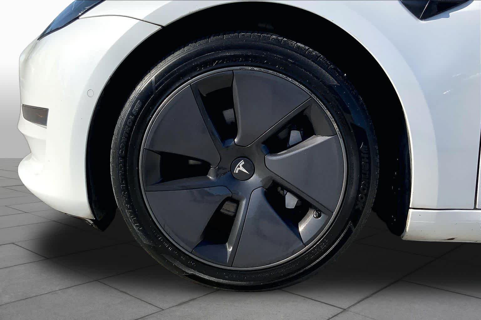 Used 2021 Pearl White Multi-Coat Tesla Long Range image 10