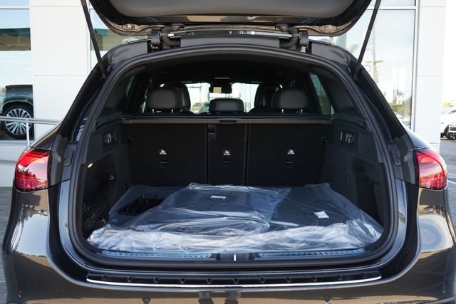 New 2026 Graphite Grey Metallic Mercedes-Benz GLC 300 image 7