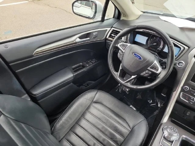 Used 2017 Silver Ford SE image 13