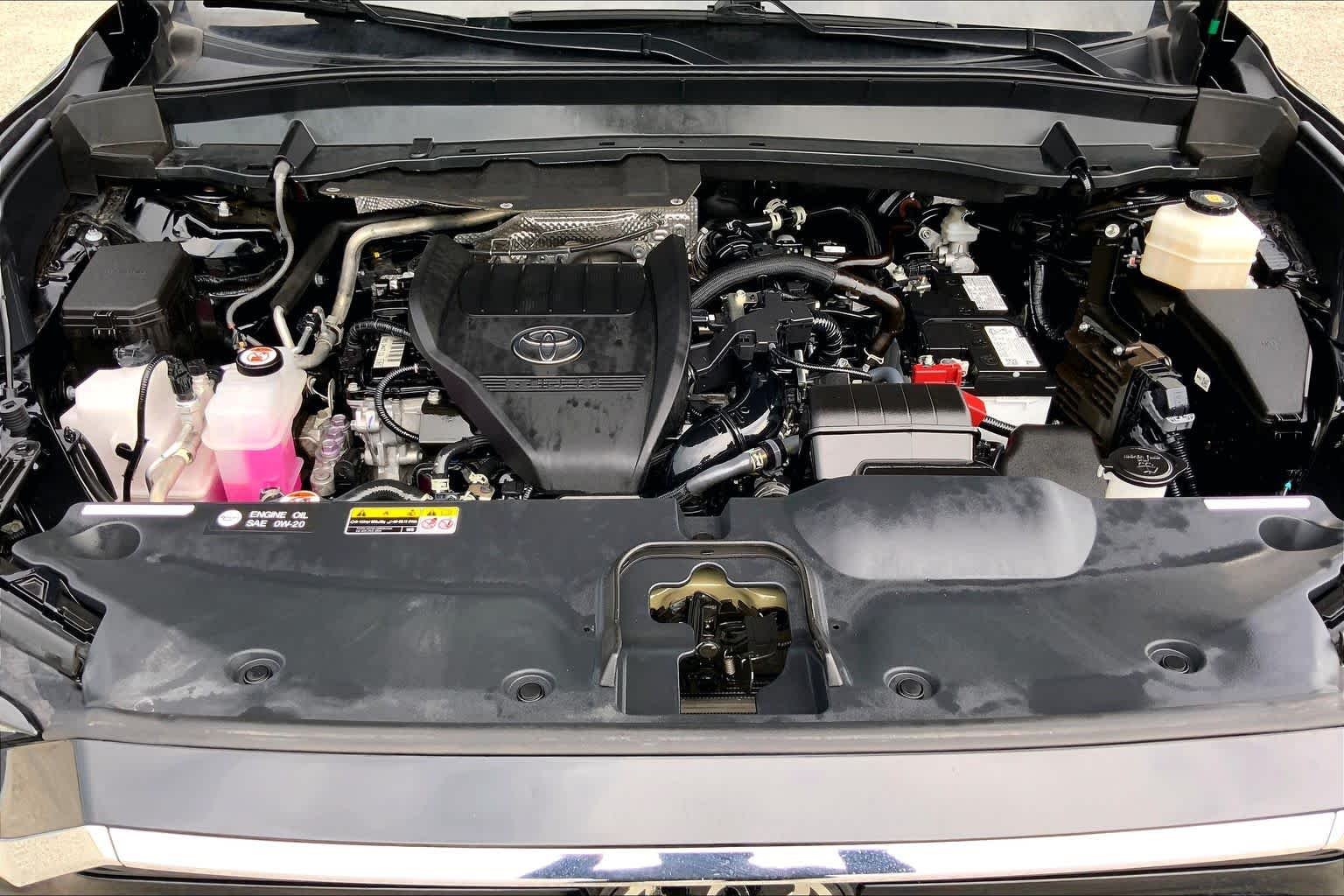 Used 2025 Midnight Black Metallic Toyota XLE image 31