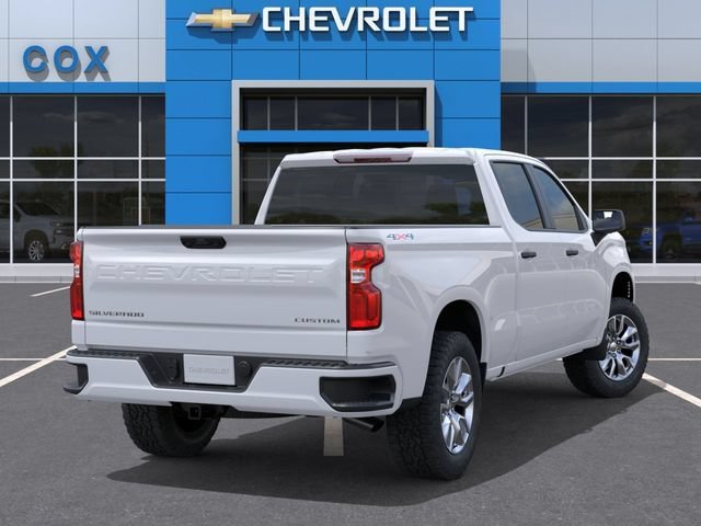 New 2026 Summit White Chevrolet Custom image 4