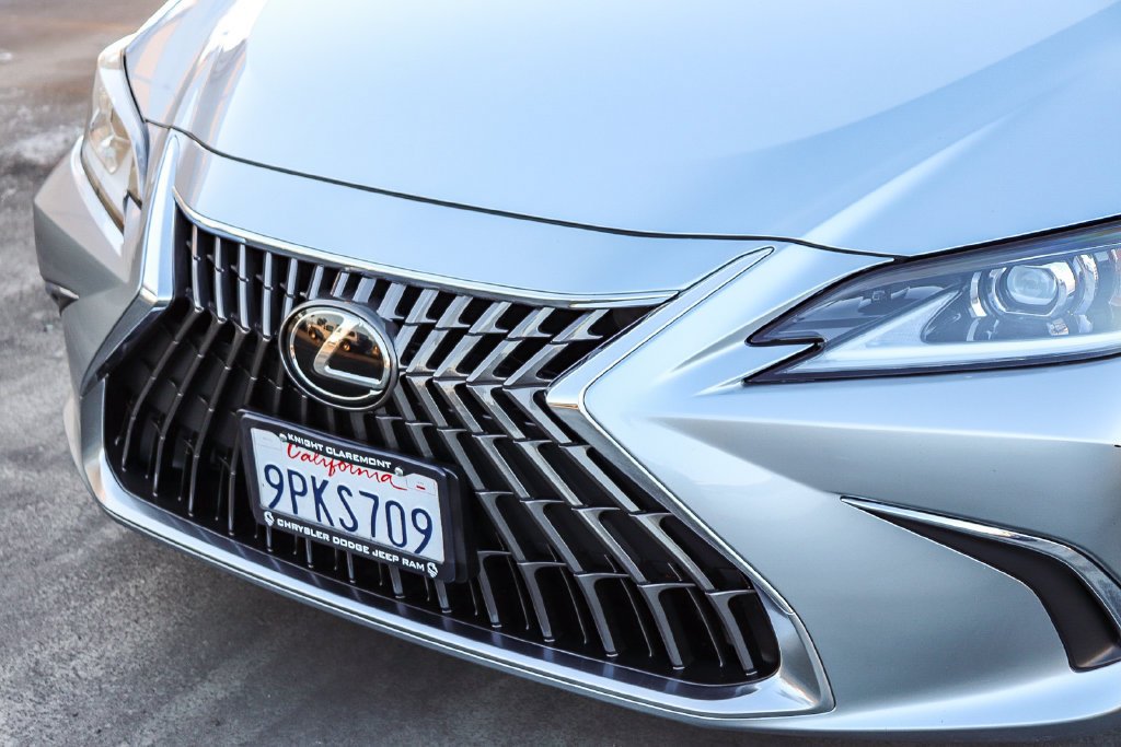 Used 2025 Iridium Lexus 350 image 6
