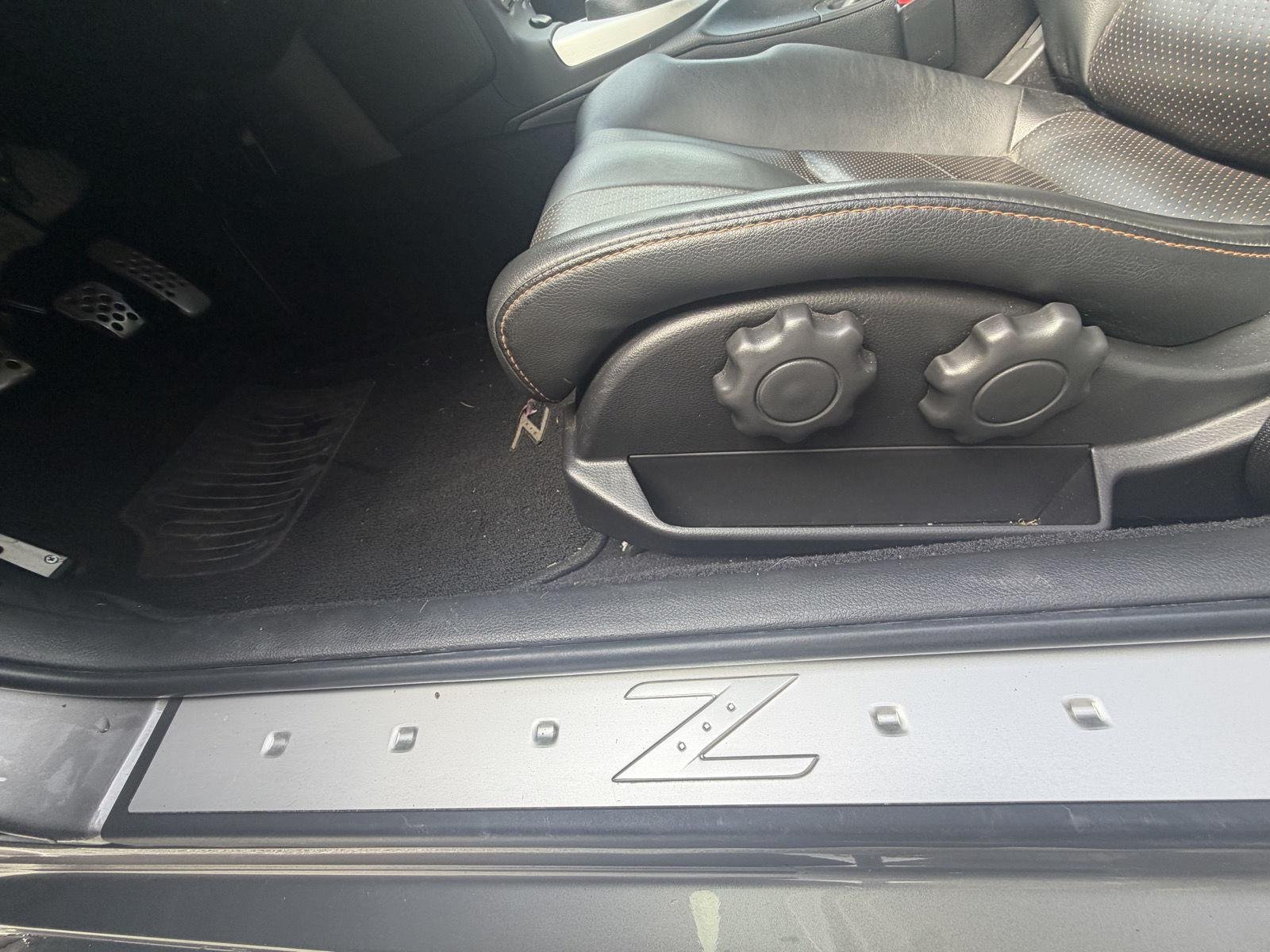 Used 2007 Carbon Silver Metallic Nissan Grand Touring image 15