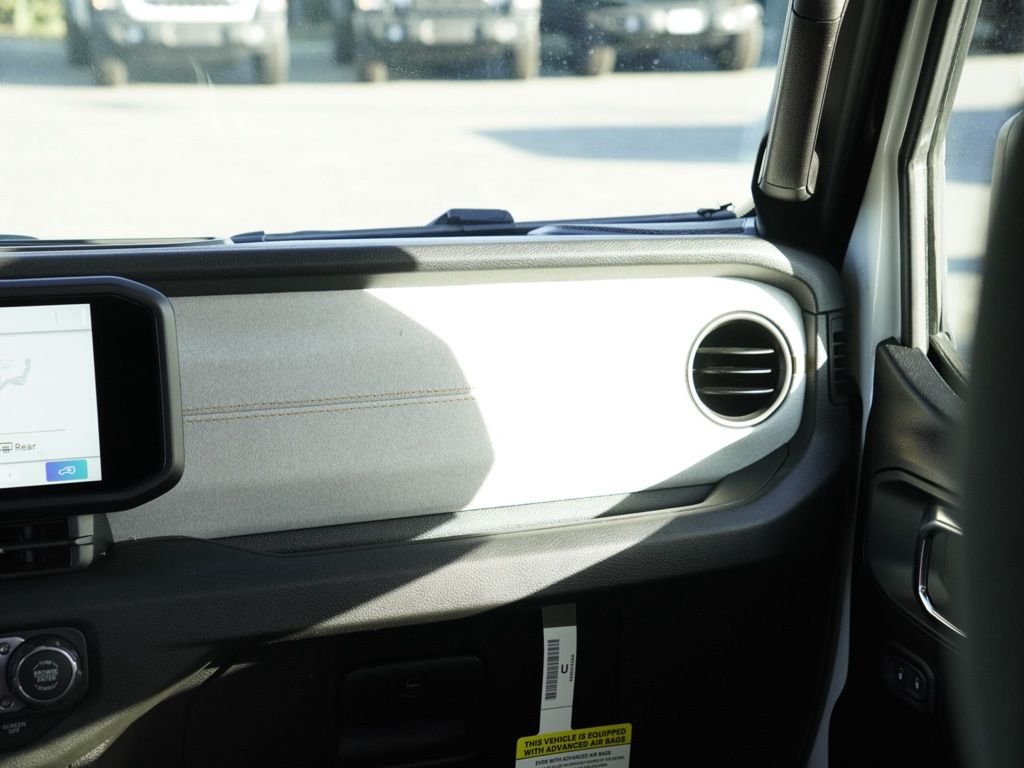 New 2026 Bright White Clear-Coat Exterior Paint Jeep Sport image 26