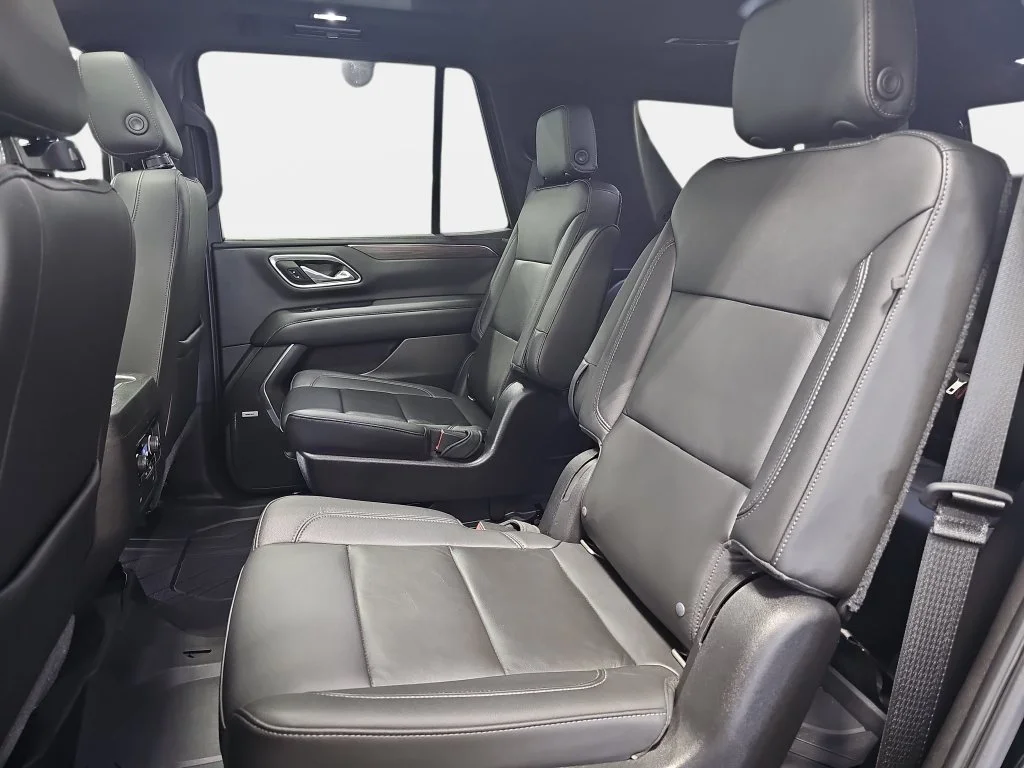Used 2021 Black Chevrolet Z71 image 12