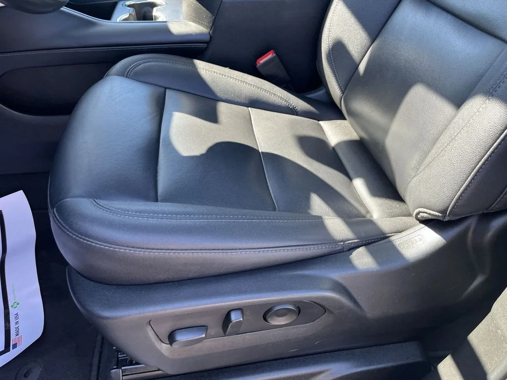 Used 2022 White Chevrolet LT image 12