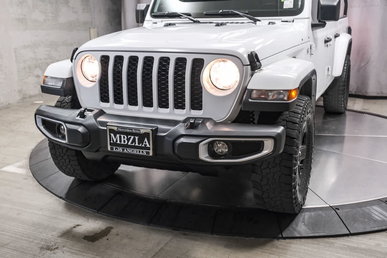 Used 2021 Bright White Clearcoat Jeep Sport S image 10