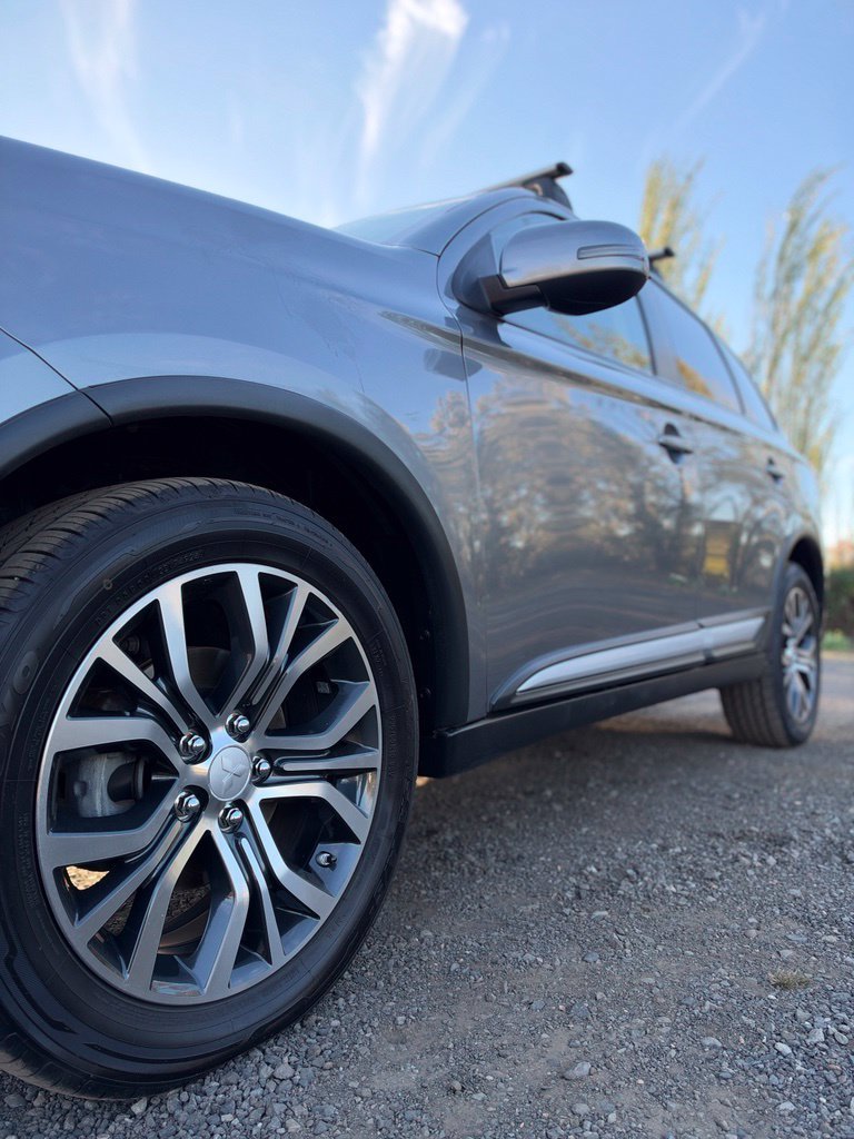Used 2016 Mercury Gray Metallic Mitsubishi SE image 39