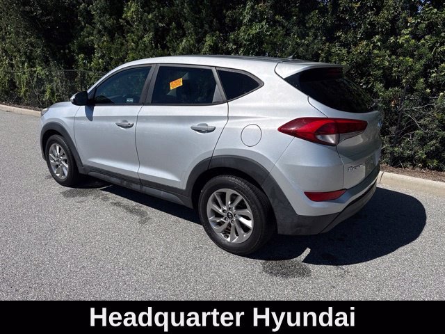 Used 2018 Silver Hyundai SE image 3