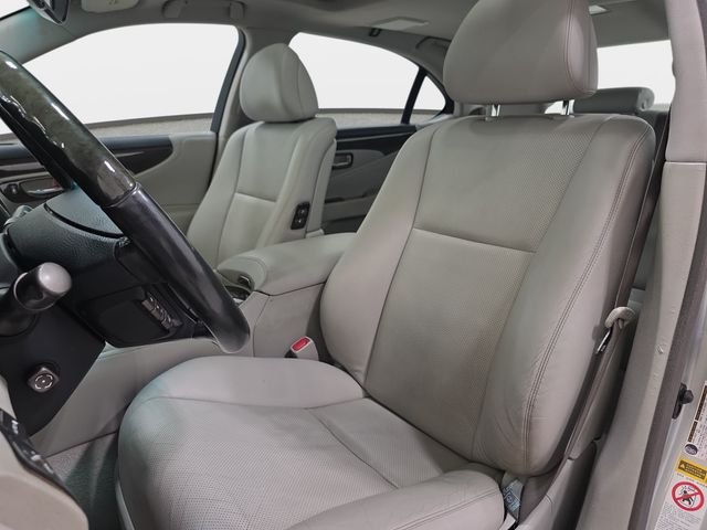 Used 2007 Silver Lexus 460 L image 14