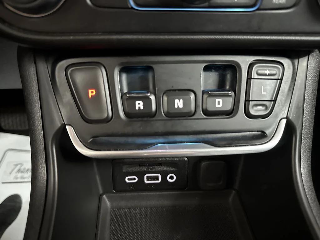Used 2018 Summit White GMC Denali image 27