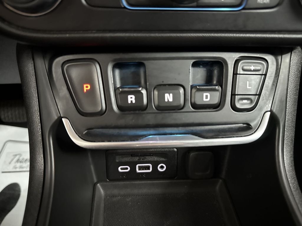 Used 2018 Summit White GMC Denali image 27