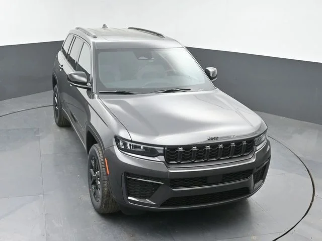 New 2026 Baltic Gray Metallic Clear-Coat Exterior Paint Jeep Altitude image 37