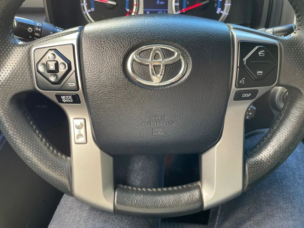 Used 2017 Blue Toyota SR5 image 18