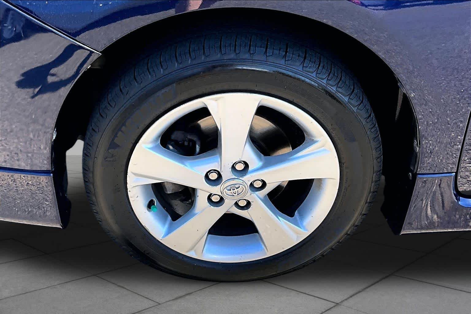 Used 2011 Nautical Blue Metallic Toyota LE image 10