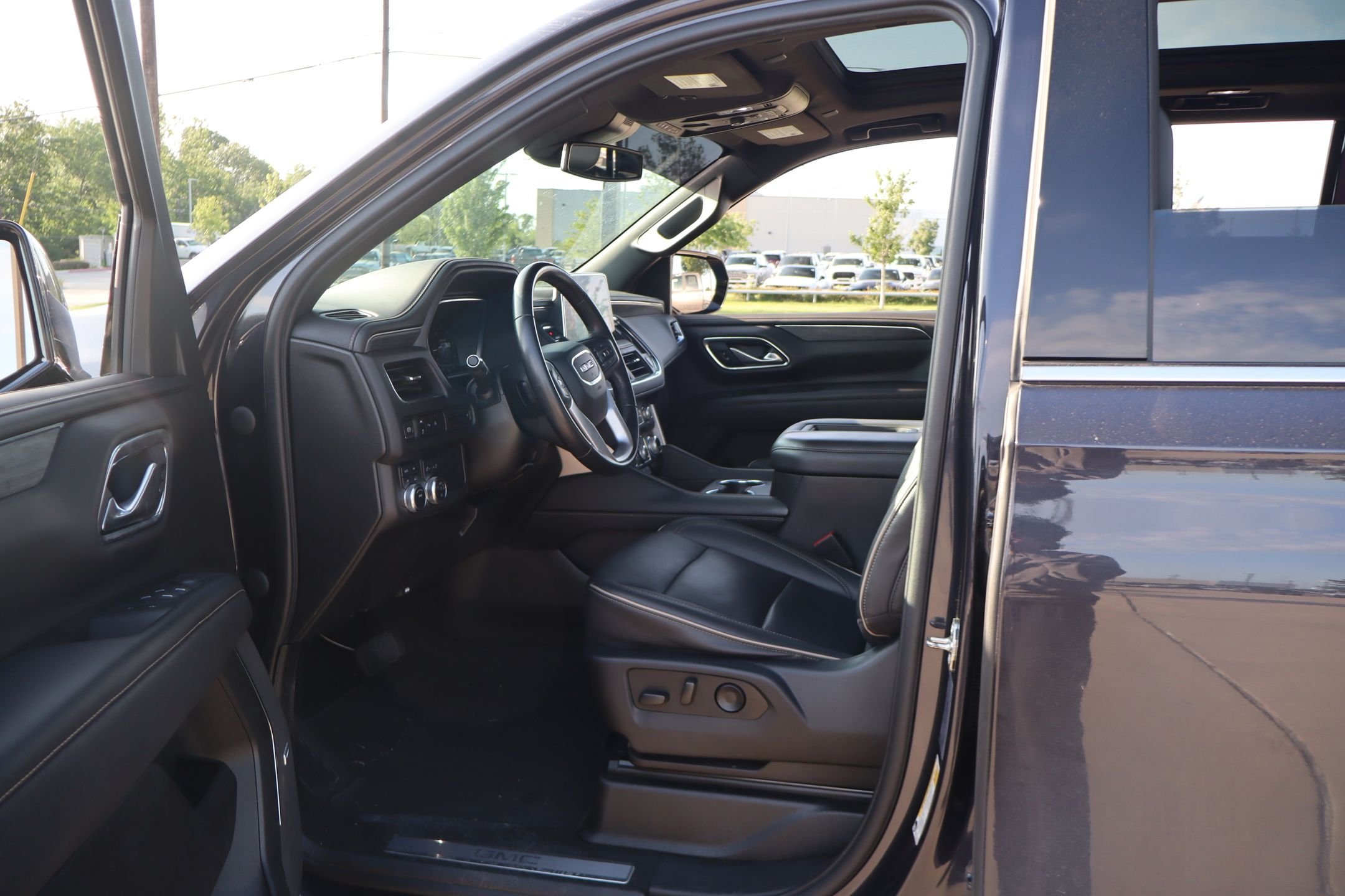 Used 2023 Titanium GMC SLT image 23