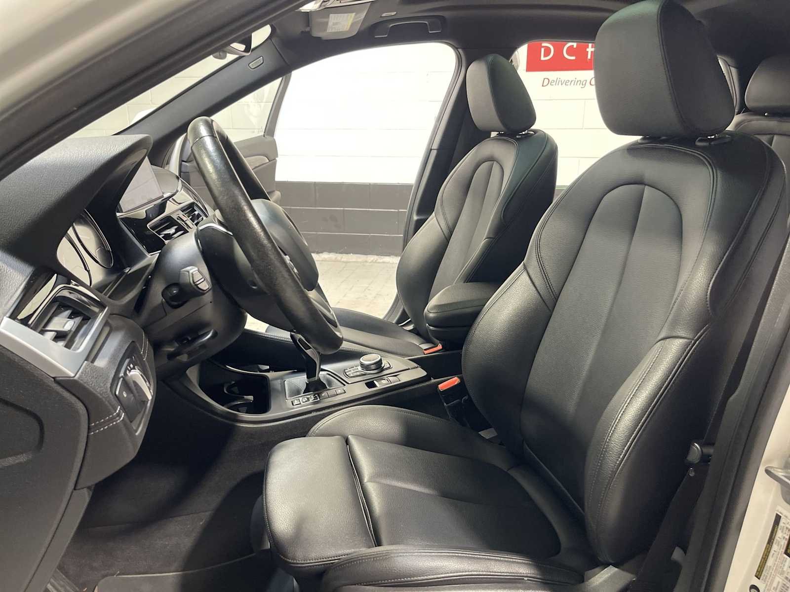 Used 2020 Alpine White BMW xDrive28i image 11