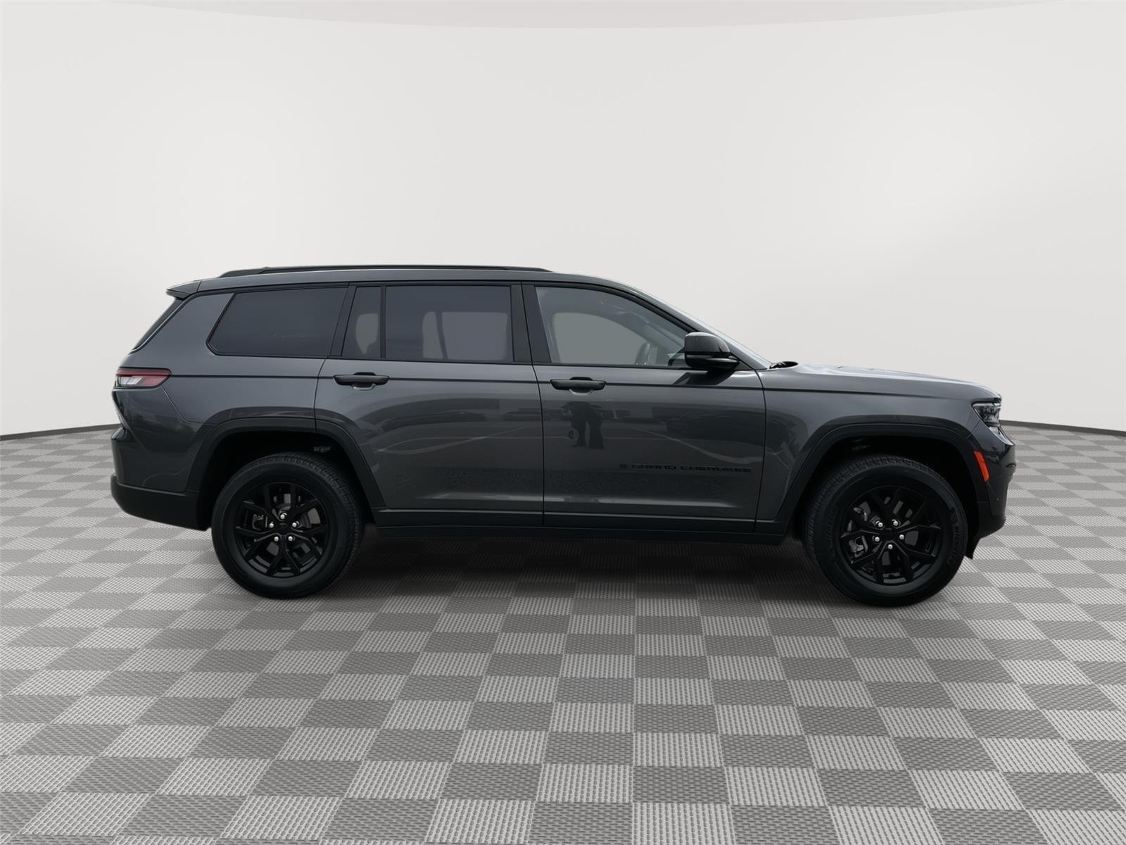 Used 2025 Baltic Gray Metallic Clearcoat Jeep Altitude X image 5