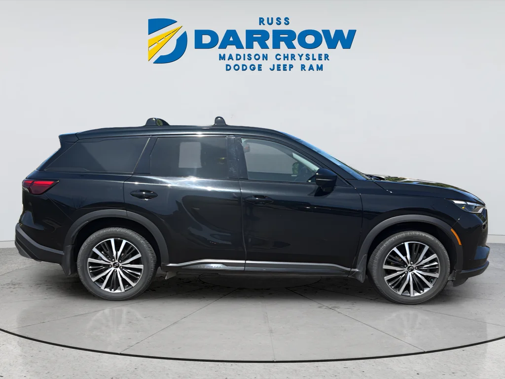 Used 2023 Black INFINITI Sensory image 6