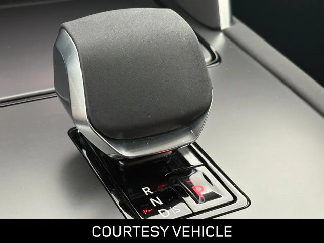 Certified Used 2025 White Land Rover S image 28