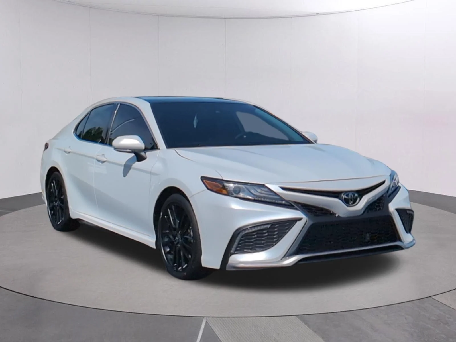 Used 2023 Wind Chill Pearl Toyota XSE image 9