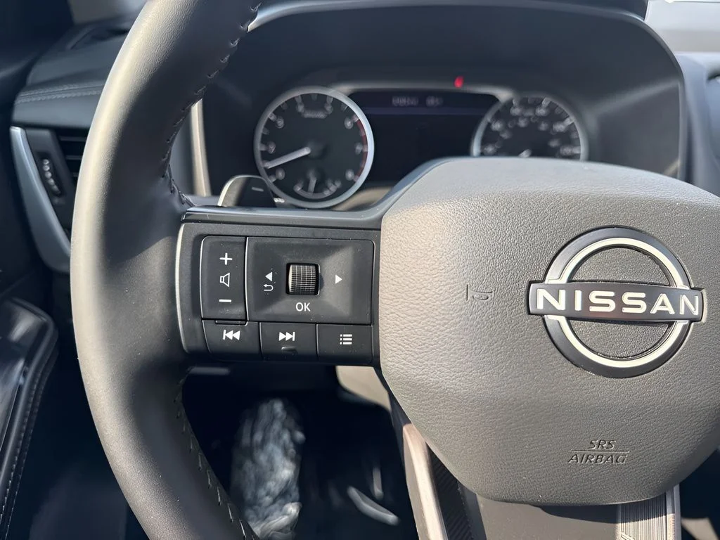 Used 2025 Gray Nissan SV image 14
