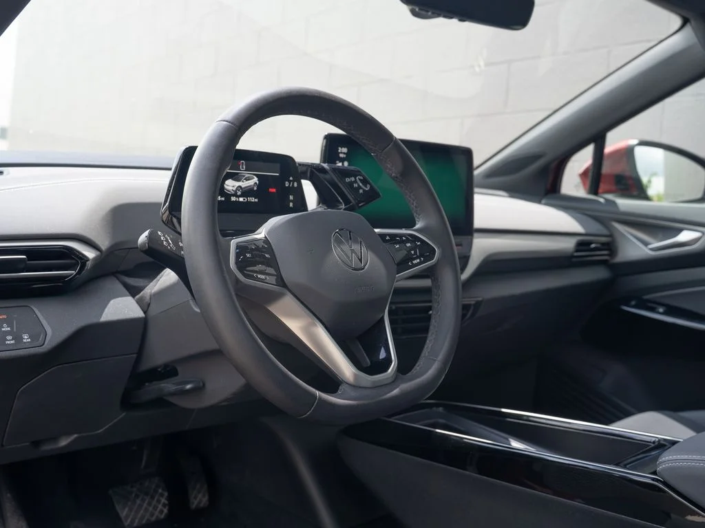 Used 2023 Blue Volkswagen Pro S image 4