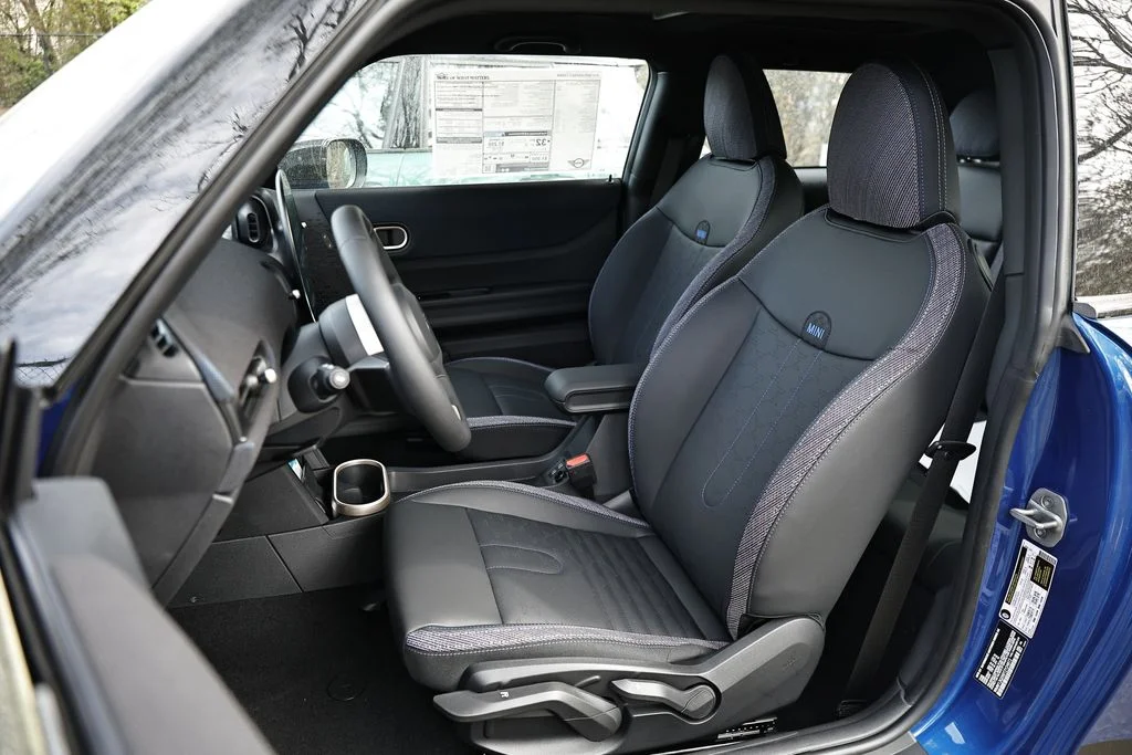 New 2026 Blue Metallic MINI Iconic image 19