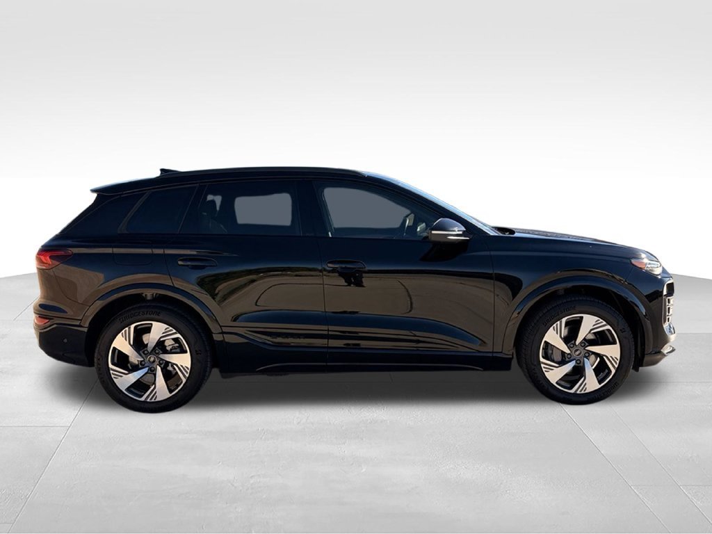 Used 2025 Black Metallic Audi Premium Plus quattro image 9