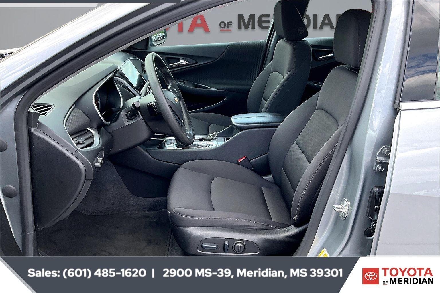 Used 2024 Sterling Gray Metallic Chevrolet LT image 18