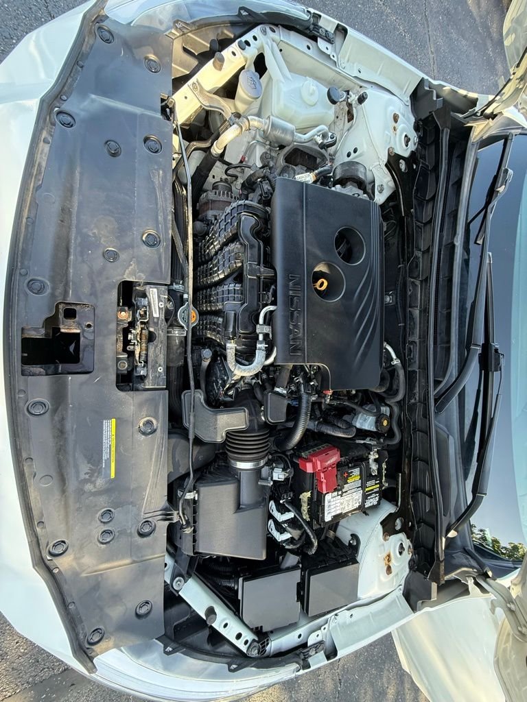 Used 2019 White Nissan 2.5 SR image 25