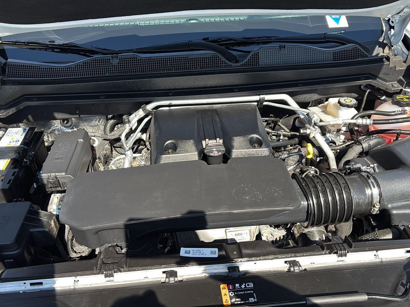 Used 2024 Summit White Chevrolet Z71 image 10