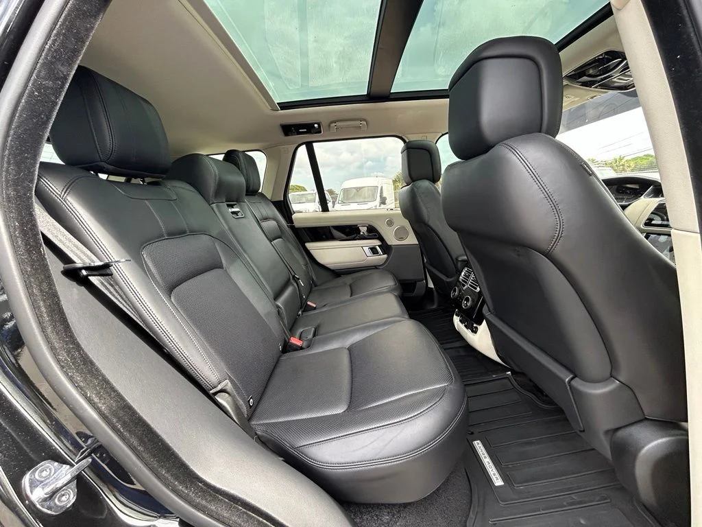 Used 2020 Santorini Black Land Rover HSE image 29