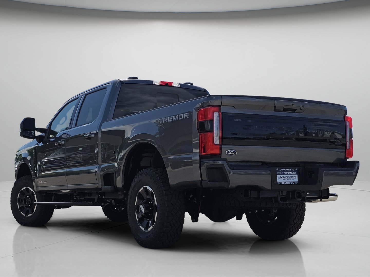 New 2026 Carbonized Gray Metallic Ford Platinum image 26