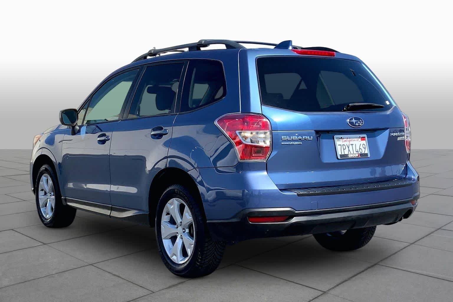 Used 2016 Quartz Blue Pearl Subaru 2.5i Premium image 11