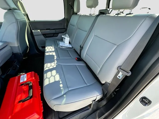 New 2026 Oxford White Ford XL image 16