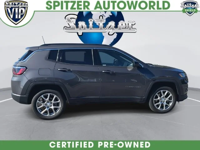 Used 2024 Gray Jeep Latitude Lux image 10